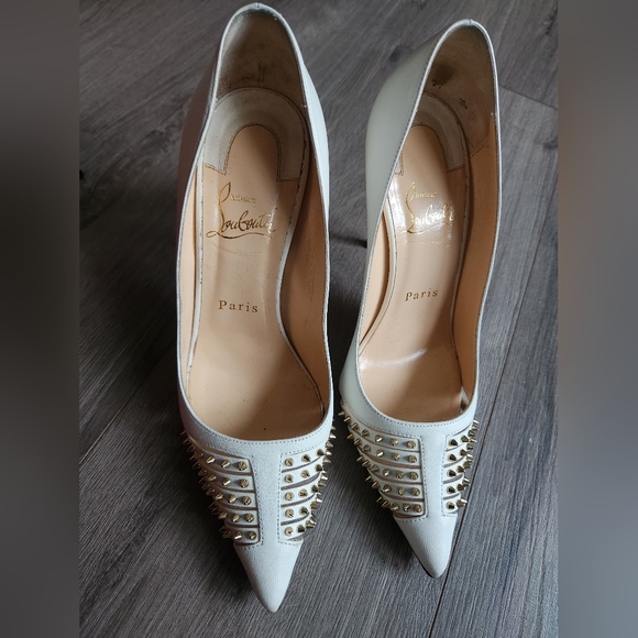 Authentic Louboutin Barretta Spike Mesh Pump with box and dust bag - Picture 2 of 15